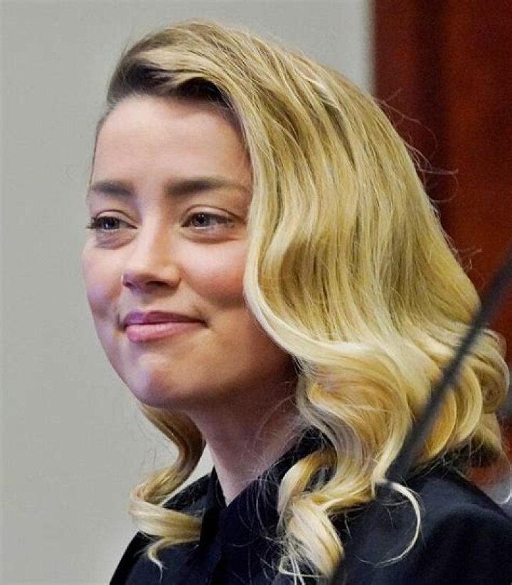 Photos: How does Amber Heard poop look like? 1 16503825773540
