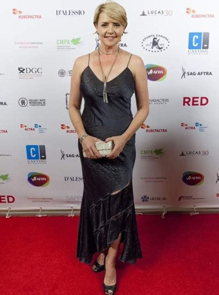 Amanda Tapping Height Weight Body Shape