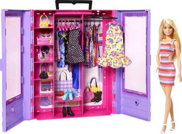 Barbie's sister Skipper doll