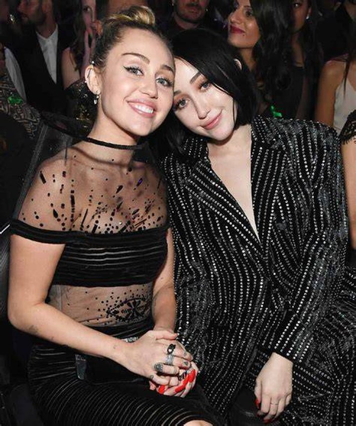 Do Noah and Miley Cyrus have the same mom?