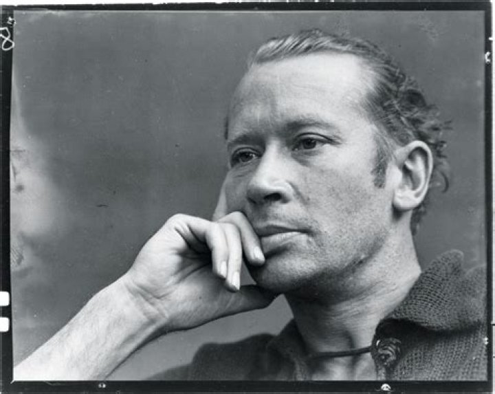 E. E. Cummings E. E. Cummings