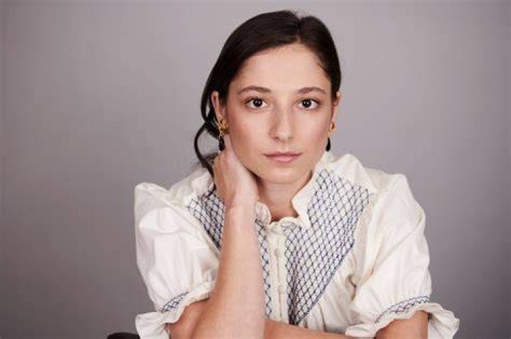 Elisha Applebaum Bra Size, Age, Weight, Height, Measurements