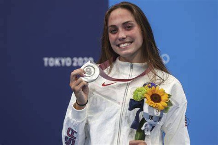 What state is swimmer Emma Weyant from? 1 Emma Weyant