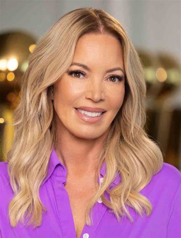 Jeanie Buss Biography
