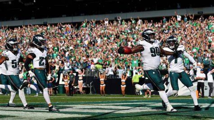 Jordan Mailata contract, salary and net worth explored 1 jordan plays for the eagles in the nfl 1652166762