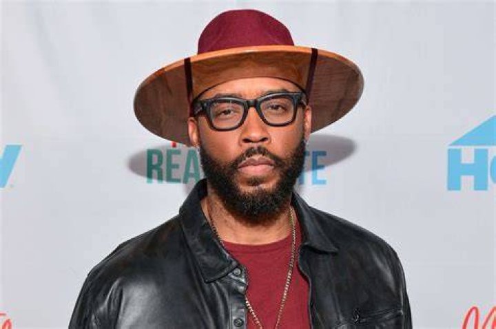 Montell Jordan siblings: Jennfier Jordan, Tracy Singley 1 Montell Jordan 1