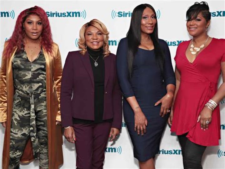 Which one of The Braxton sisters passed away? 1 The Braxton sisters